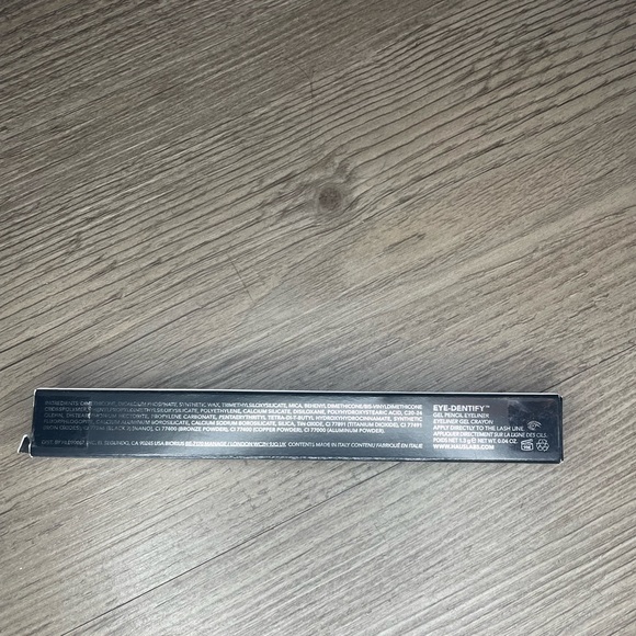 HAUS| Gel pencil eyeliner in shade “STREET” - Picture 9 of 11